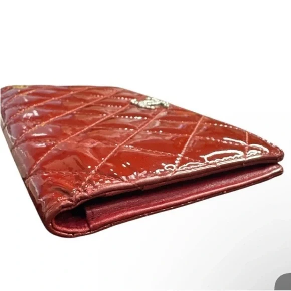 CHANEL Interlocking CC
Logo Patent
Leather Continental Red
Wallet EUC - Picture 14 of 16